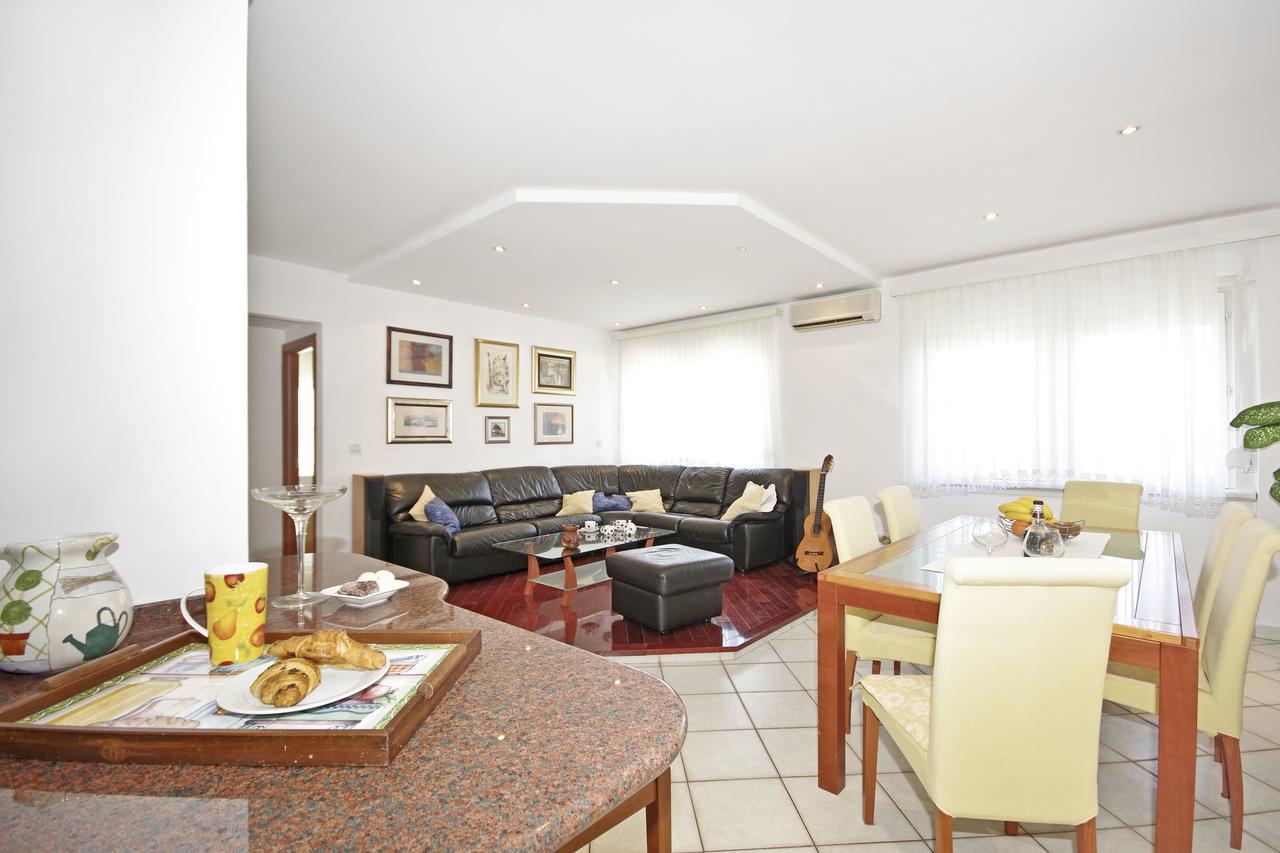 D & J Apartment سبليت المظهر الخارجي الصورة